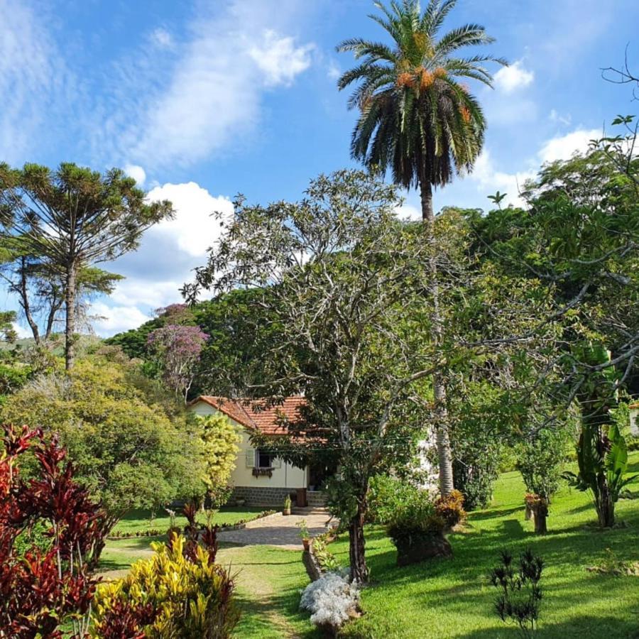 Sitio Araxa - 82 Anos De Historia - Suite Confortavel Em Meio A Floresta Паті-ду-Алферіс Екстер'єр фото