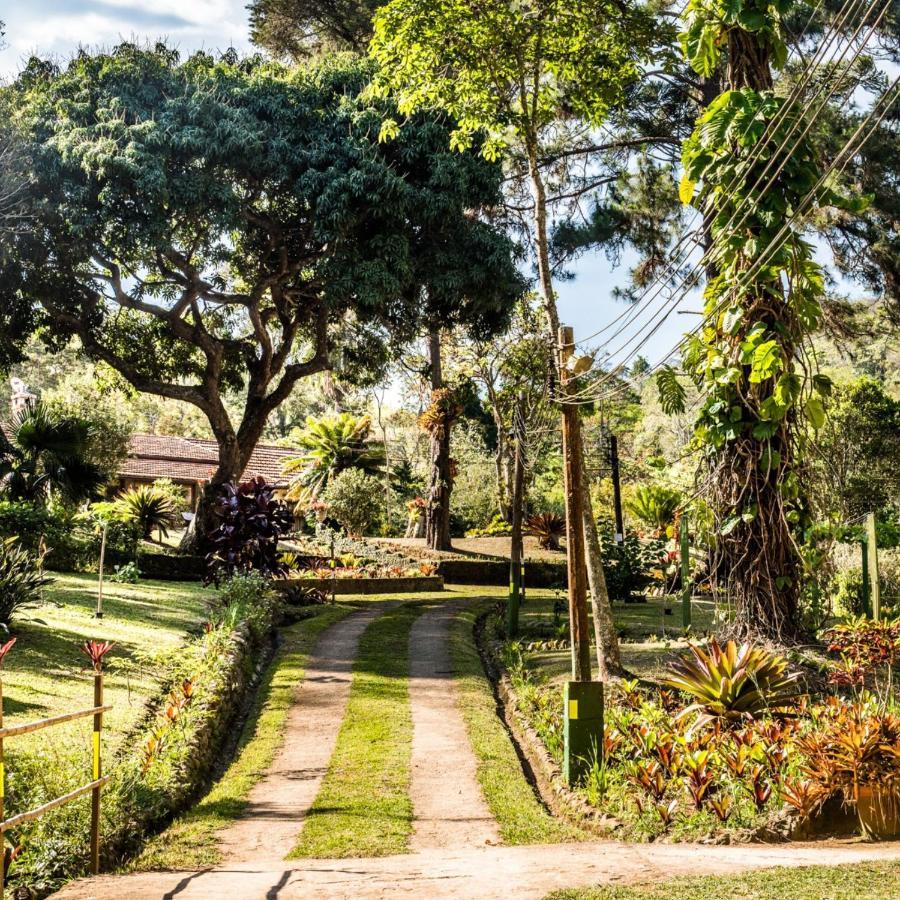 Sitio Araxa - 82 Anos De Historia - Suite Confortavel Em Meio A Floresta Паті-ду-Алферіс Екстер'єр фото